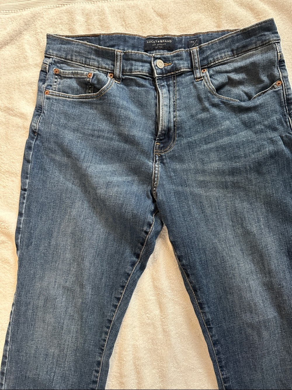 Lucky Brand Men's Mid Blue Straight Jeans